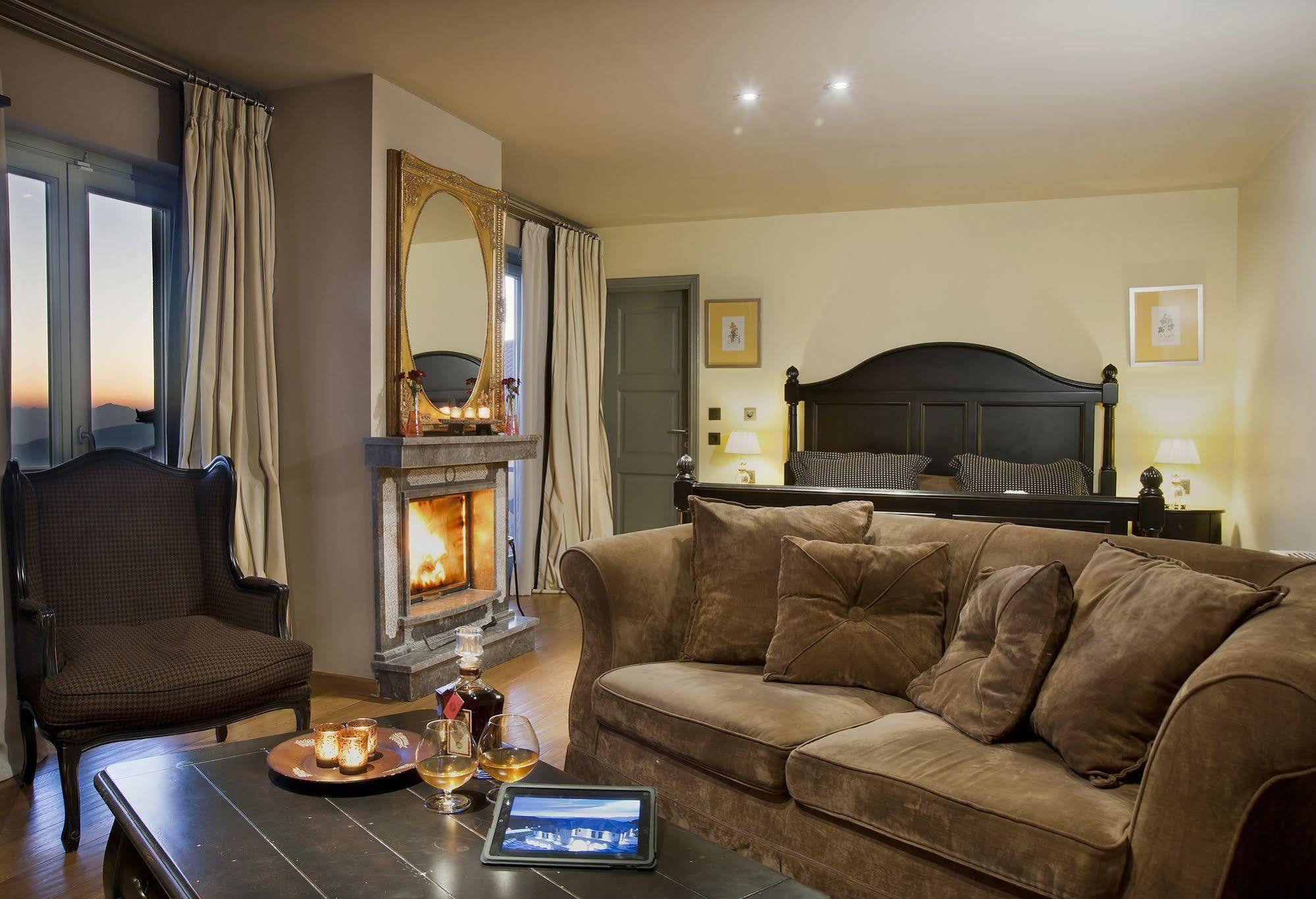 Aegli Arachova Hotel Bagian luar foto
