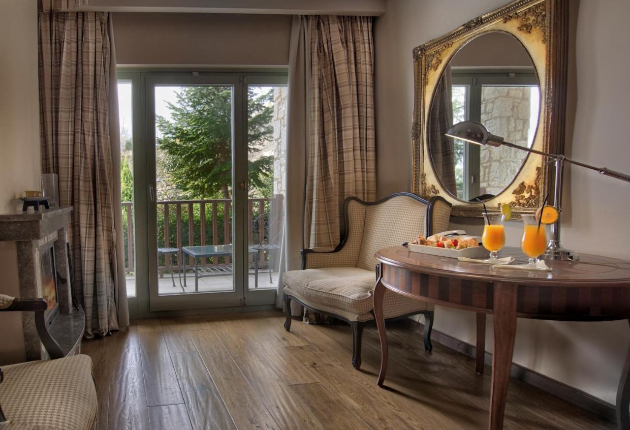 Aegli Arachova Hotel Bagian luar foto